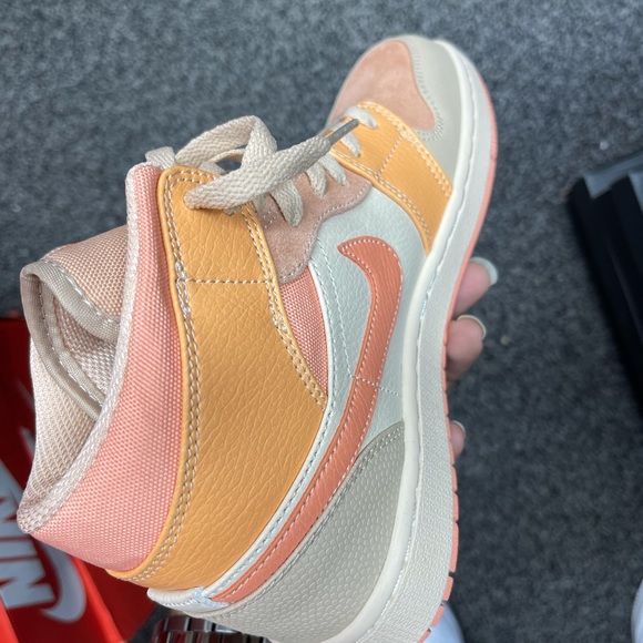 Jordan’s - Picture 1 of 2